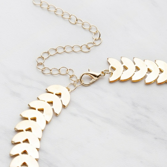 🌿GOLD CHOKER NECKLACE🌿 - Picture 2 of 3